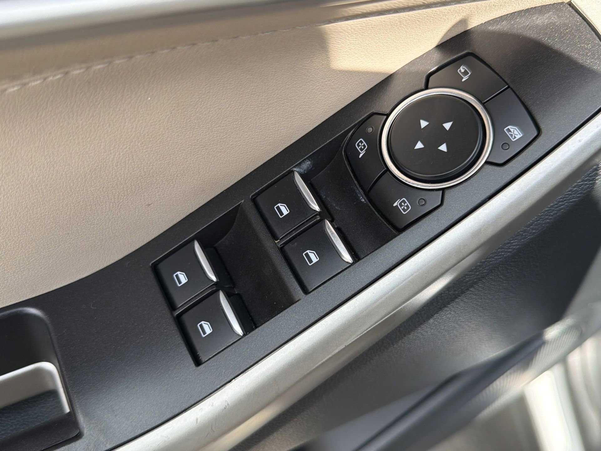 Certified 2023 Ford Explorer Limited image 24