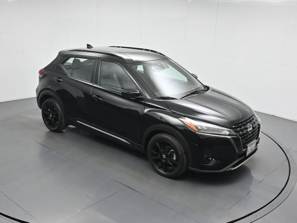 Used 2023 Nissan Kicks SR w/ SR Premium Package FWD image 38