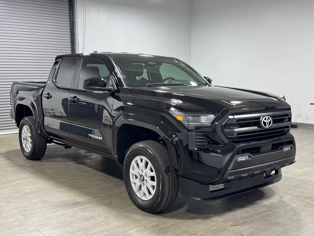 Used 2024 Toyota Tacoma SR5 image 2