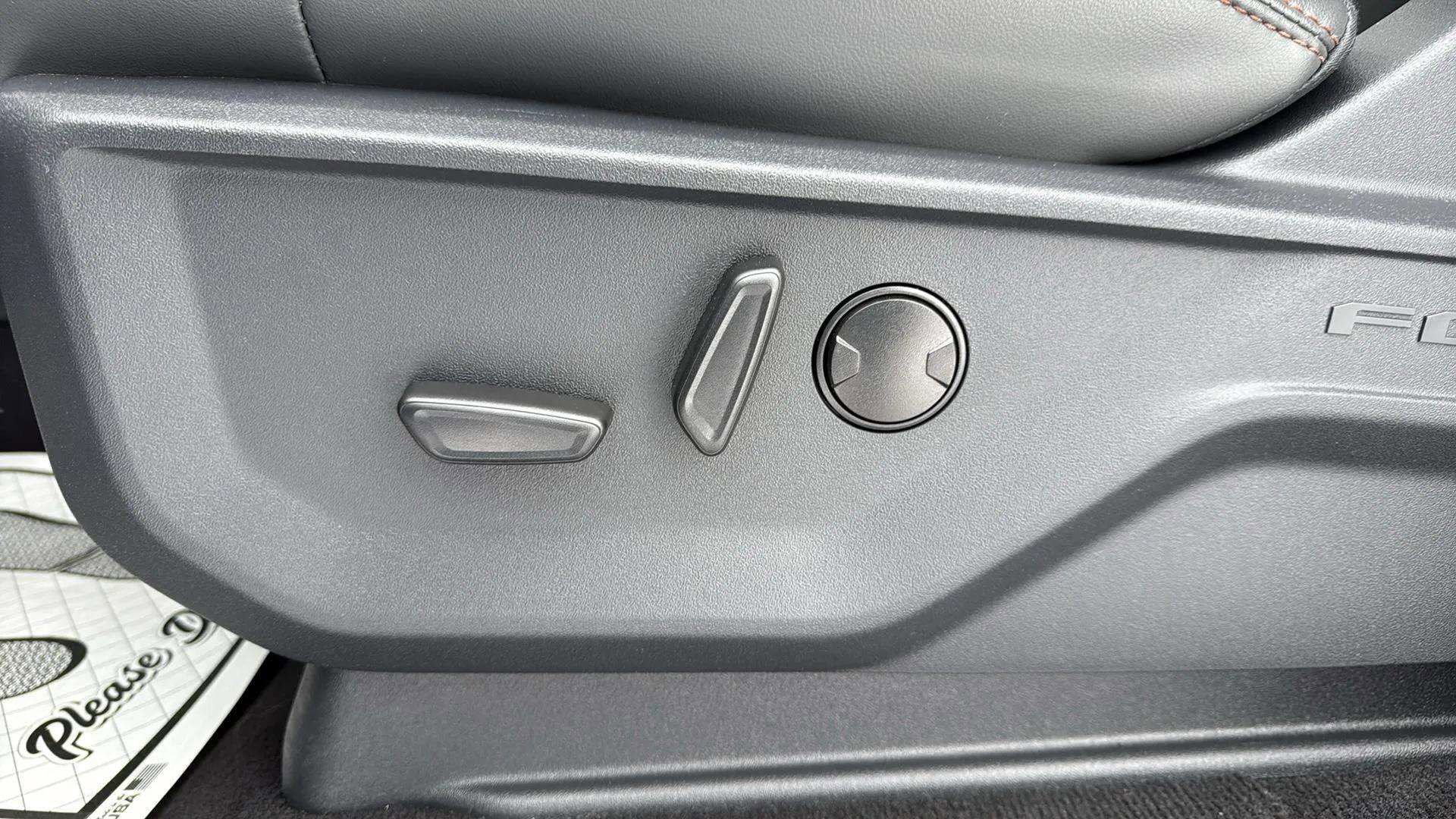 Certified 2025 Ford Expedition Max Active image 30