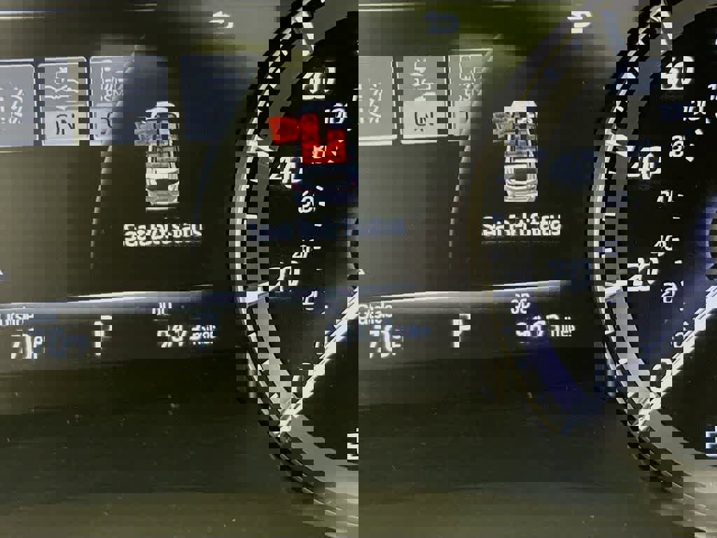 Used 2020 Toyota Highlander XLE image 20