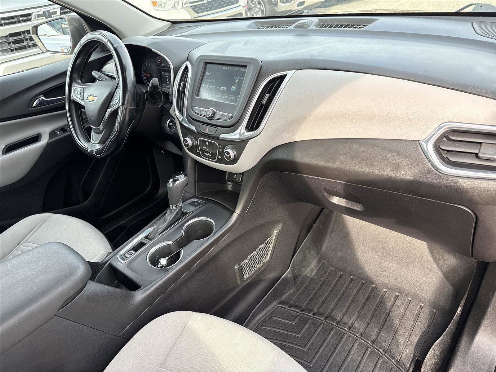 Used 2018 Chevrolet Equinox LS image 19