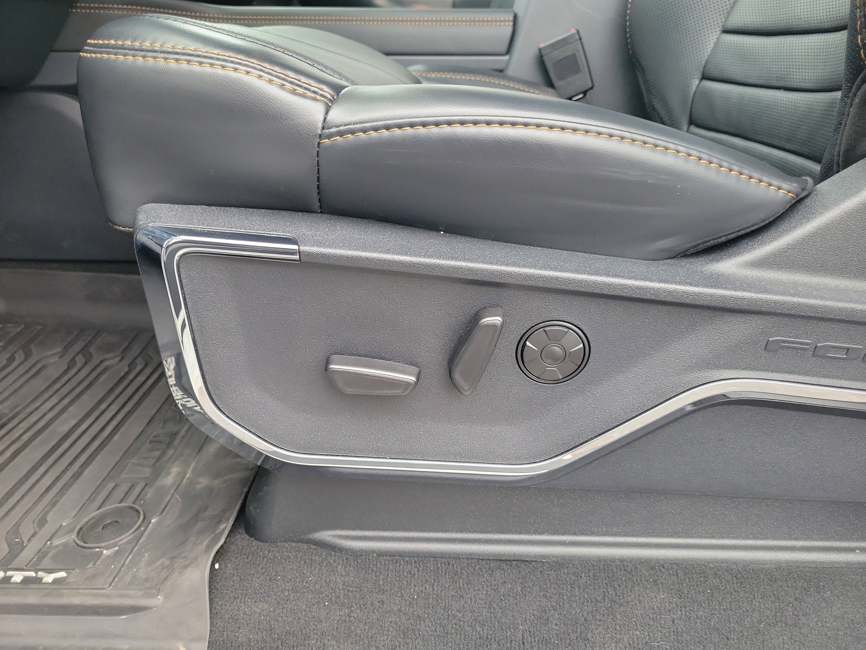 Certified 2024 Ford F250 Platinum AWD/4WD image 15