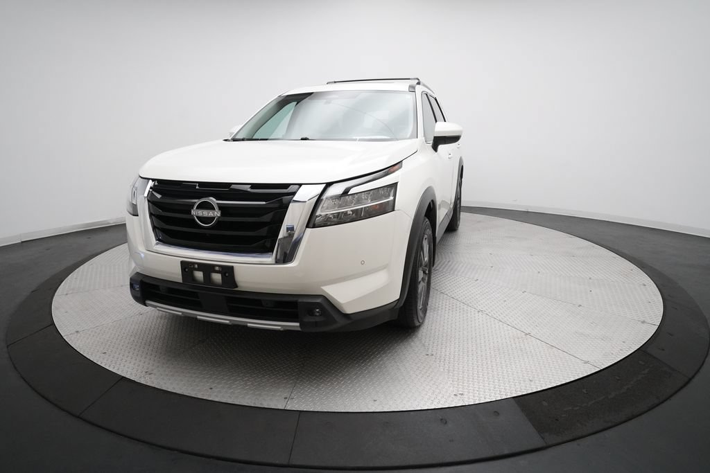 Used 2022 Nissan Pathfinder SV AWD/4WD image 12