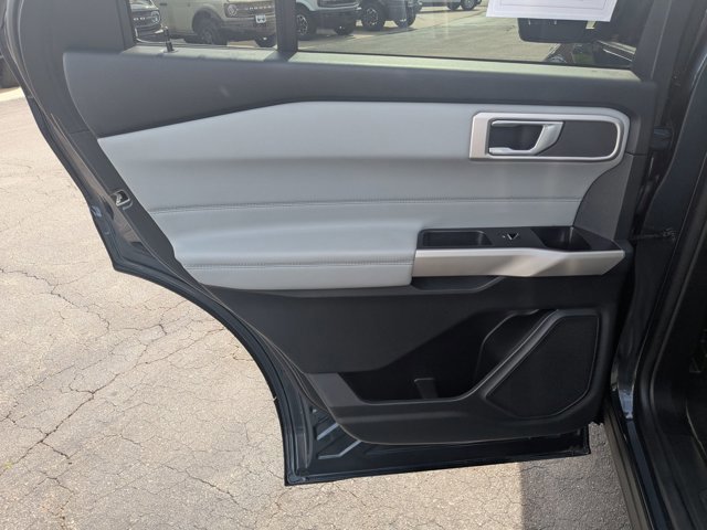 Certified 2022 Ford Explorer XLT w/ Equipment Group 202A AWD/4WD image 27