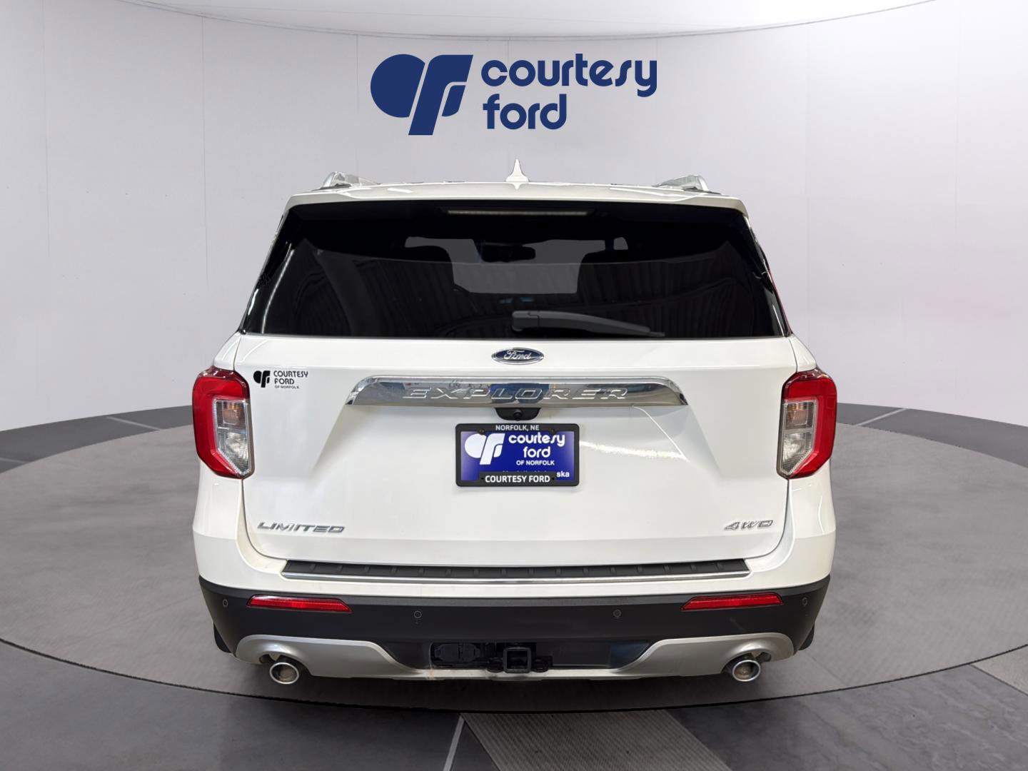 Certified 2021 Ford Explorer Limited w/ Equipment Group 301A image 4