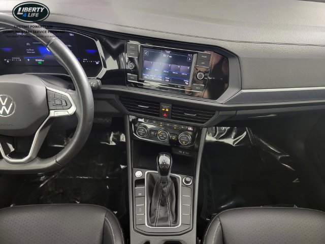 Used 2024 Volkswagen Jetta SE FWD image 23