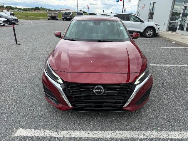 Used 2023 Nissan Altima 2.5 SV w/ SV Premium Package FWD image 3