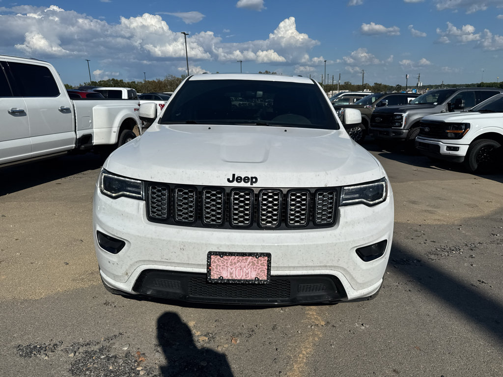 Used 2022 Jeep Grand Cherokee Laredo X AWD/4WD image 2