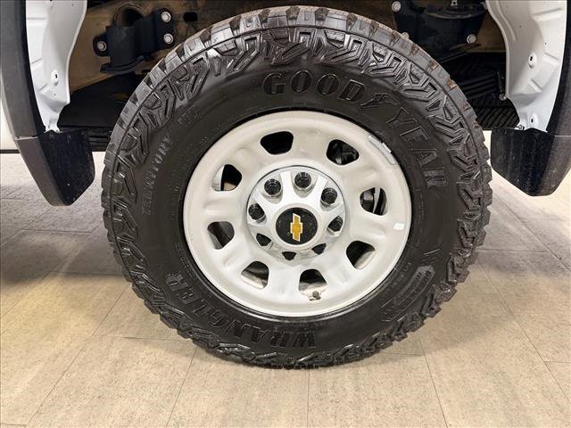 Used 2024 Chevrolet Silverado 3500 LT w/ Safety Package image 15