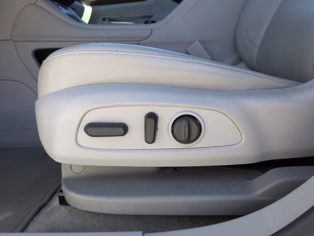 Used 2023 GMC Acadia SLT FWD image 24