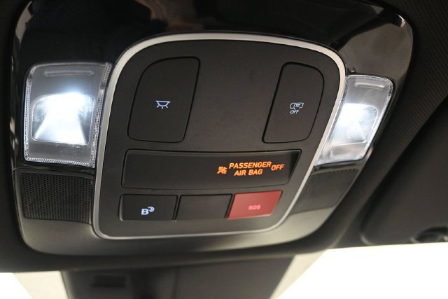 Used 2025 Hyundai Santa Cruz SEL AWD/4WD image 17