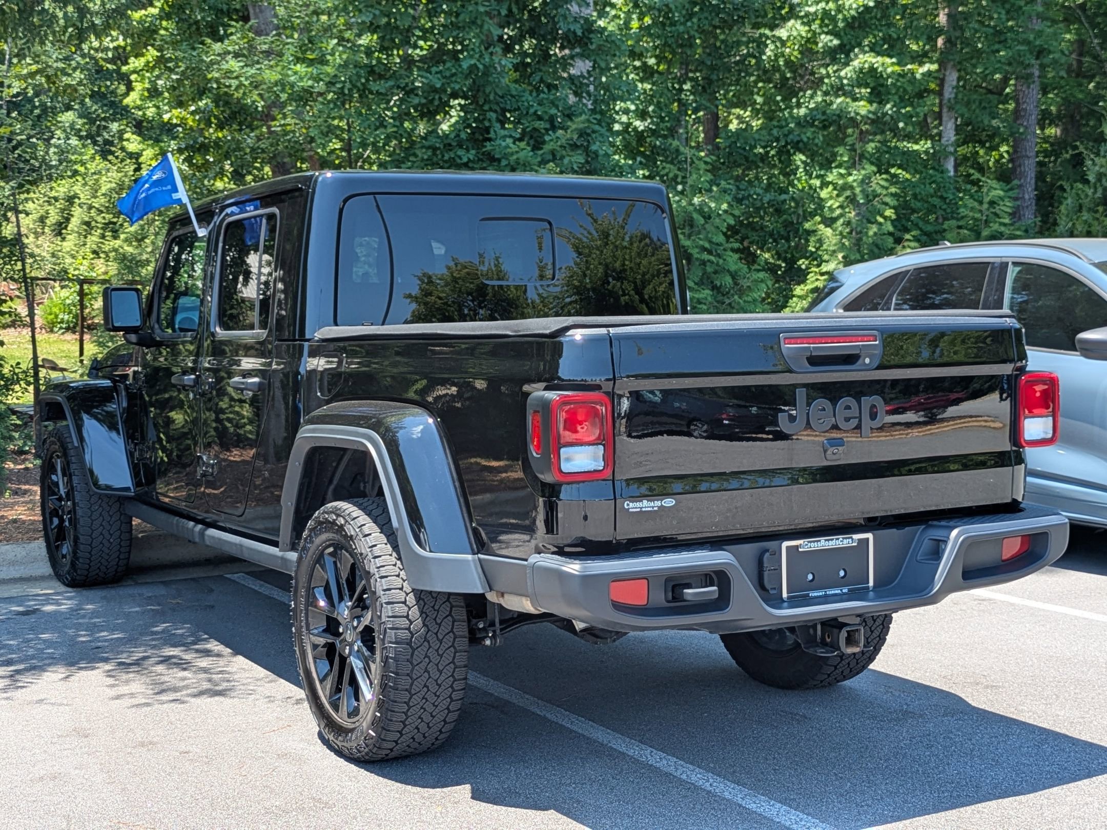 Used 2024 Jeep Gladiator Sport AWD/4WD image 5