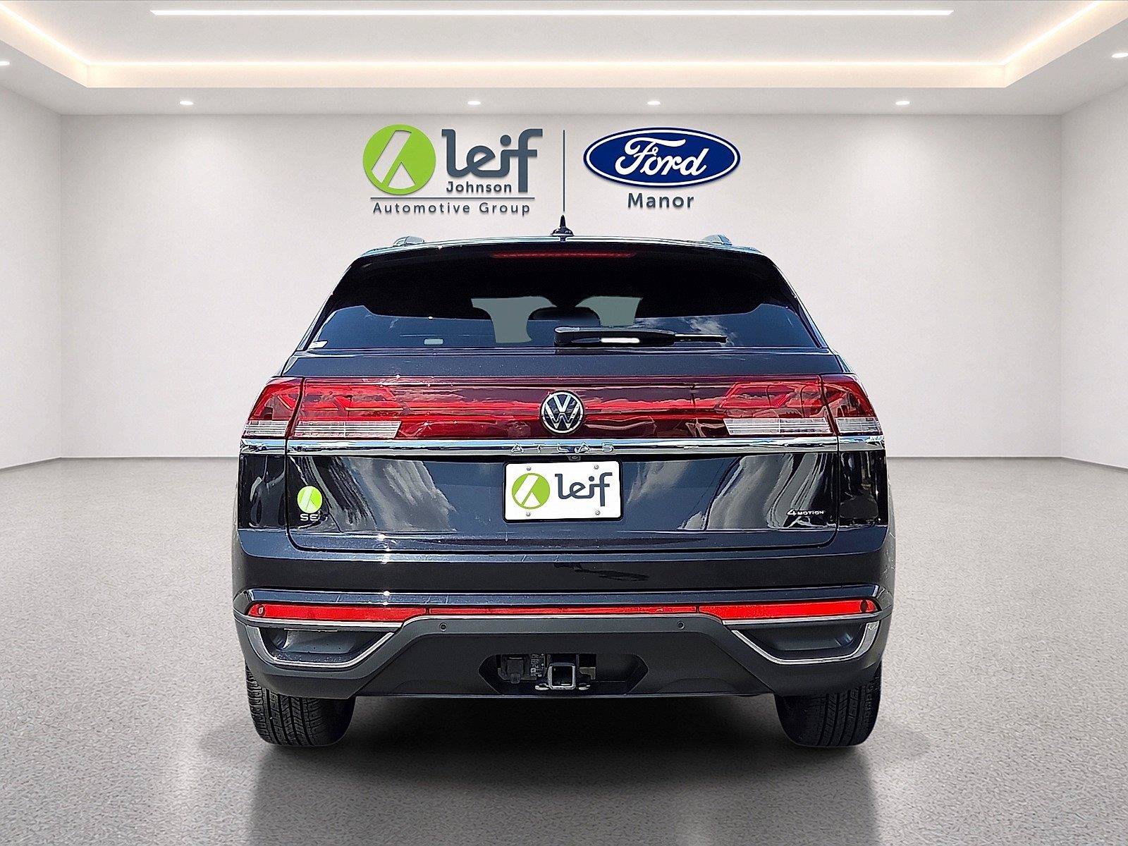 Used 2024 Volkswagen Atlas Cross Sport SE w/ Panoramic Sunroof Package AWD/4WD image 6