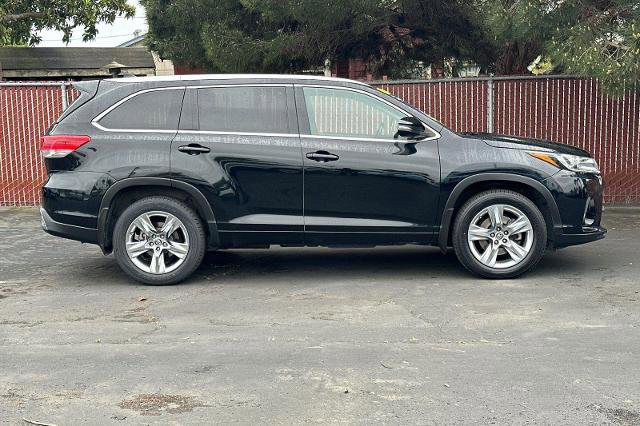 Used 2018 Toyota Highlander Limited image 24