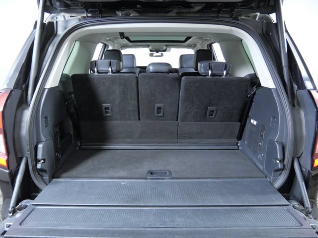 Certified 2025 Ford Expedition Platinum w/ Driver's Package AWD/4WD image 9
