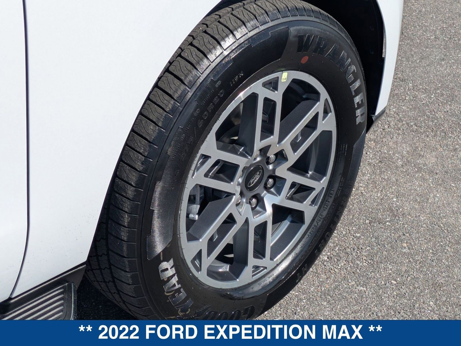 Certified 2022 Ford Expedition Max XLT image 12