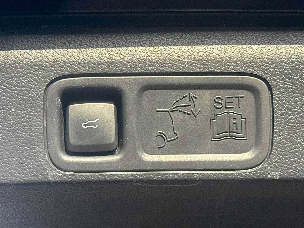 Certified 2024 Ford Expedition Limited RWD image 19