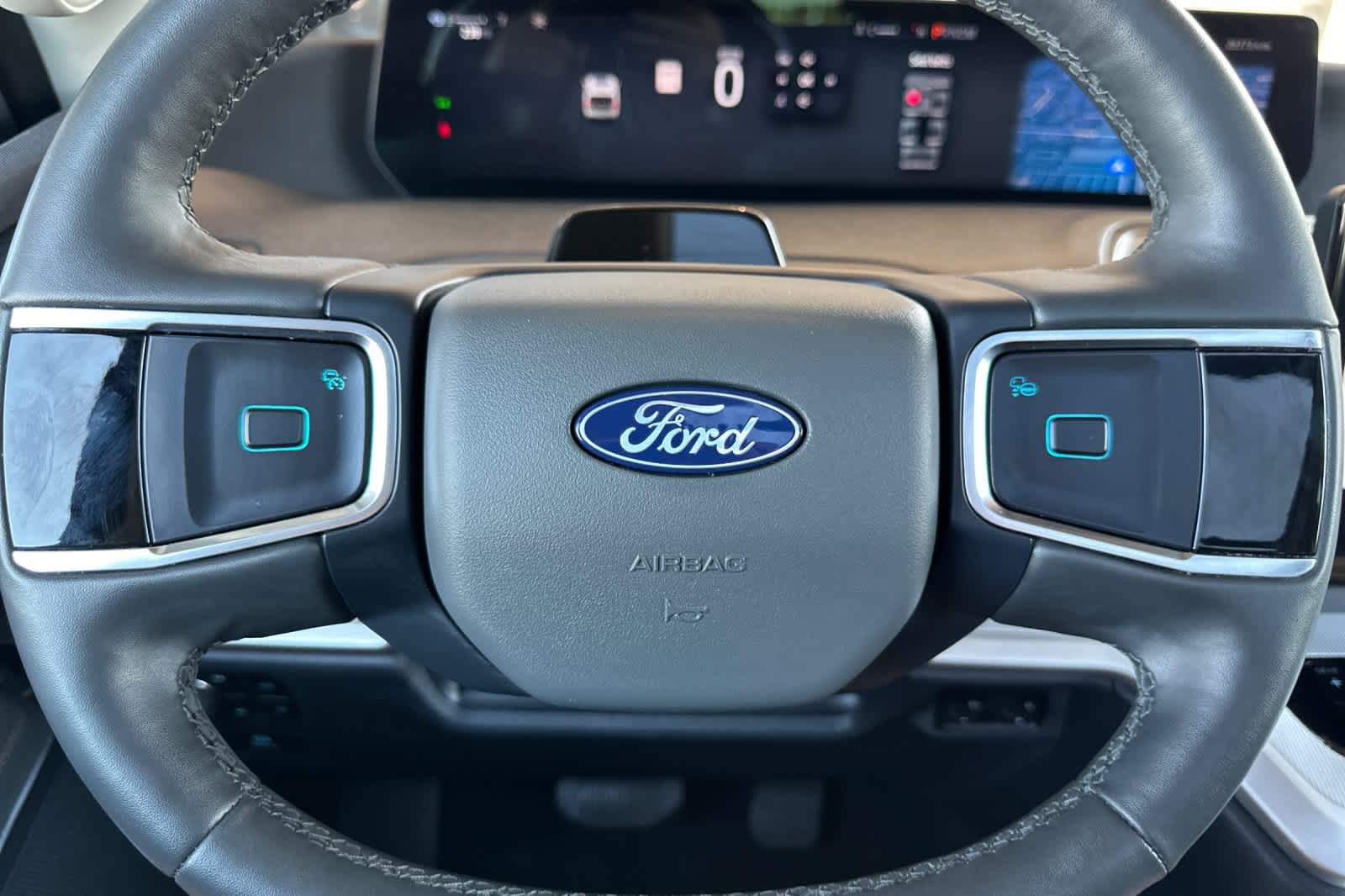 Certified 2025 Ford Expedition Active AWD/4WD image 25