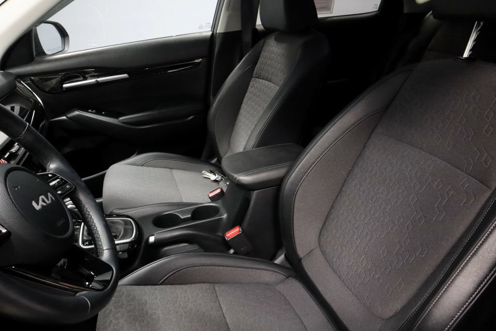 Used 2025 Kia Seltos X-Line AWD/4WD image 25