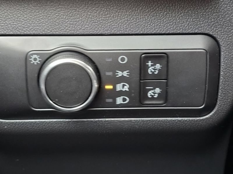 Certified 2025 Ford Escape ST-Line w/ Cold Weather Package FWD image 12