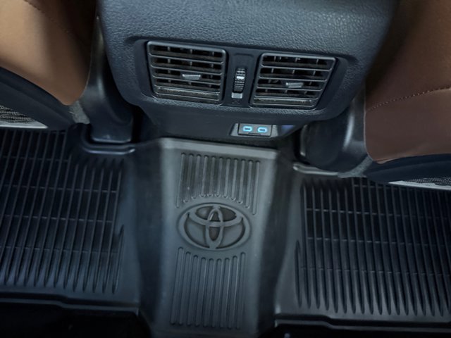 Used 2023 Toyota 4Runner Limited AWD/4WD image 33