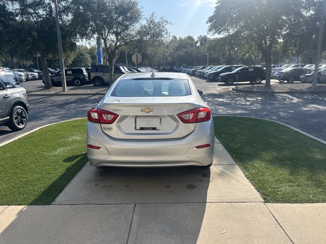 Used 2017 Chevrolet Cruze LT w/ Convenience Package FWD image 5