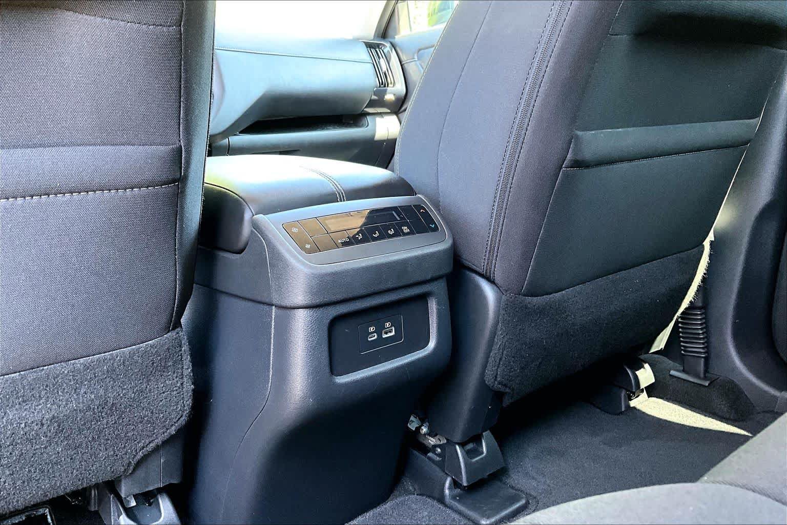Used 2025 Nissan Pathfinder SV AWD/4WD image 35