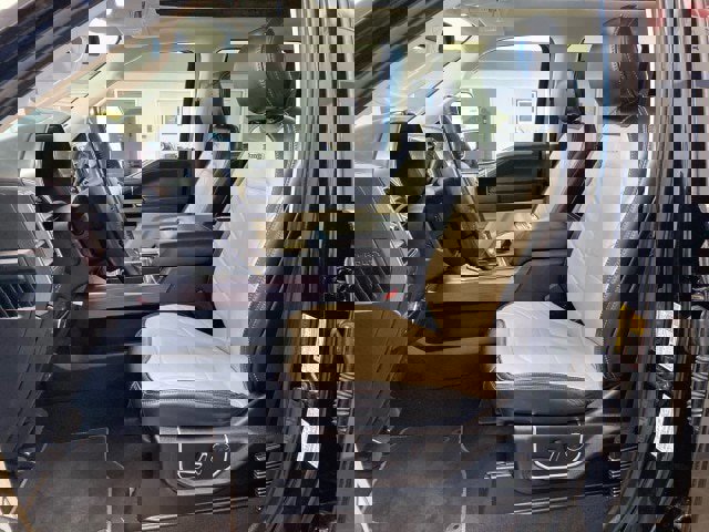 Certified 2020 Ford F350 Limited w/ FX4 Off-Road Package image 18