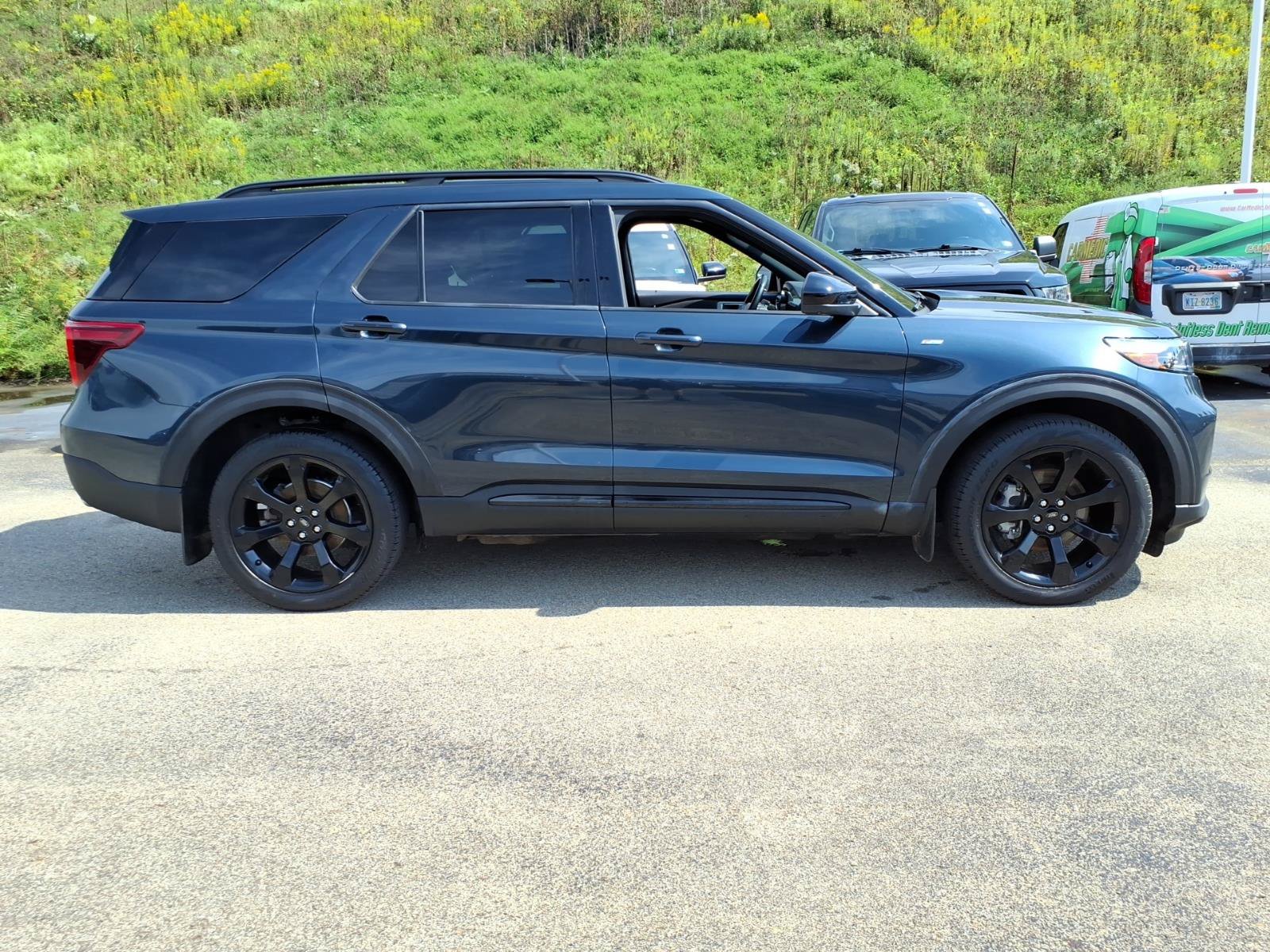 Certified 2023 Ford Explorer ST-Line AWD/4WD image 5