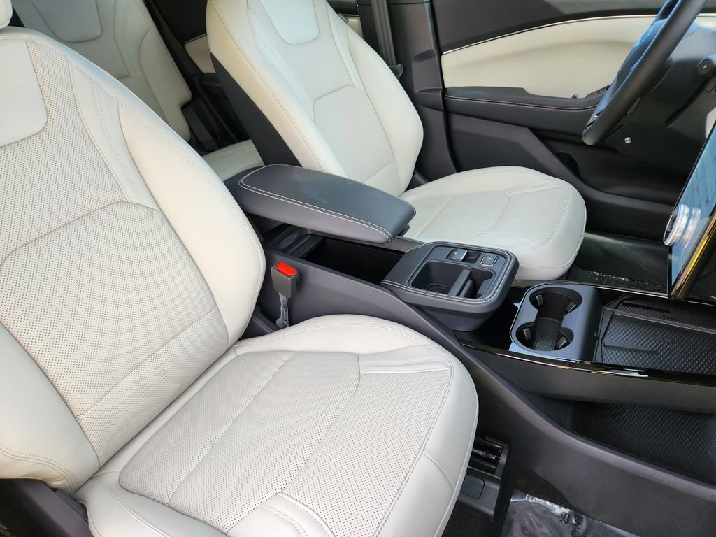 Certified 2025 Ford Mustang Mach-E Premium image 18