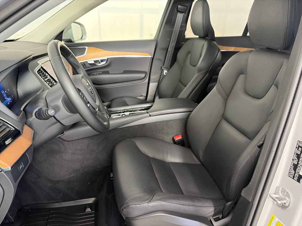 Used 2024 Volvo XC90 B5 Plus AWD/4WD image 11