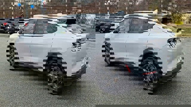 Certified 2021 Ford Mustang Mach-E Select image 4