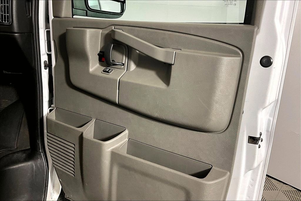 Used 2023 Chevrolet Express 3500 LT w/ LT Preferred Equipment Group RWD image 18