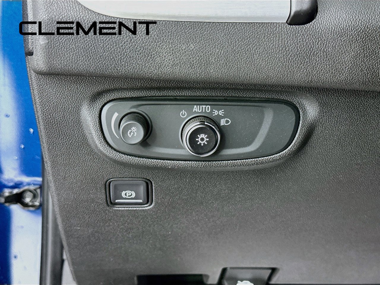 Used 2019 GMC Terrain SLE w/ Driver Convenience Package FWD image 14