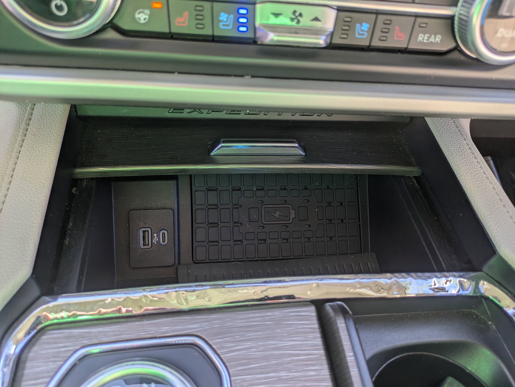 Certified 2024 Ford Expedition Limited image 20