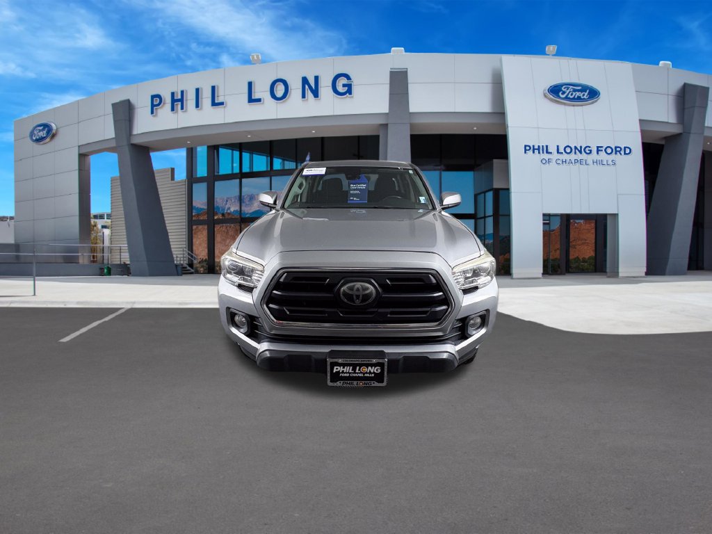 Used 2018 Toyota Tacoma SR5 RWD image 8
