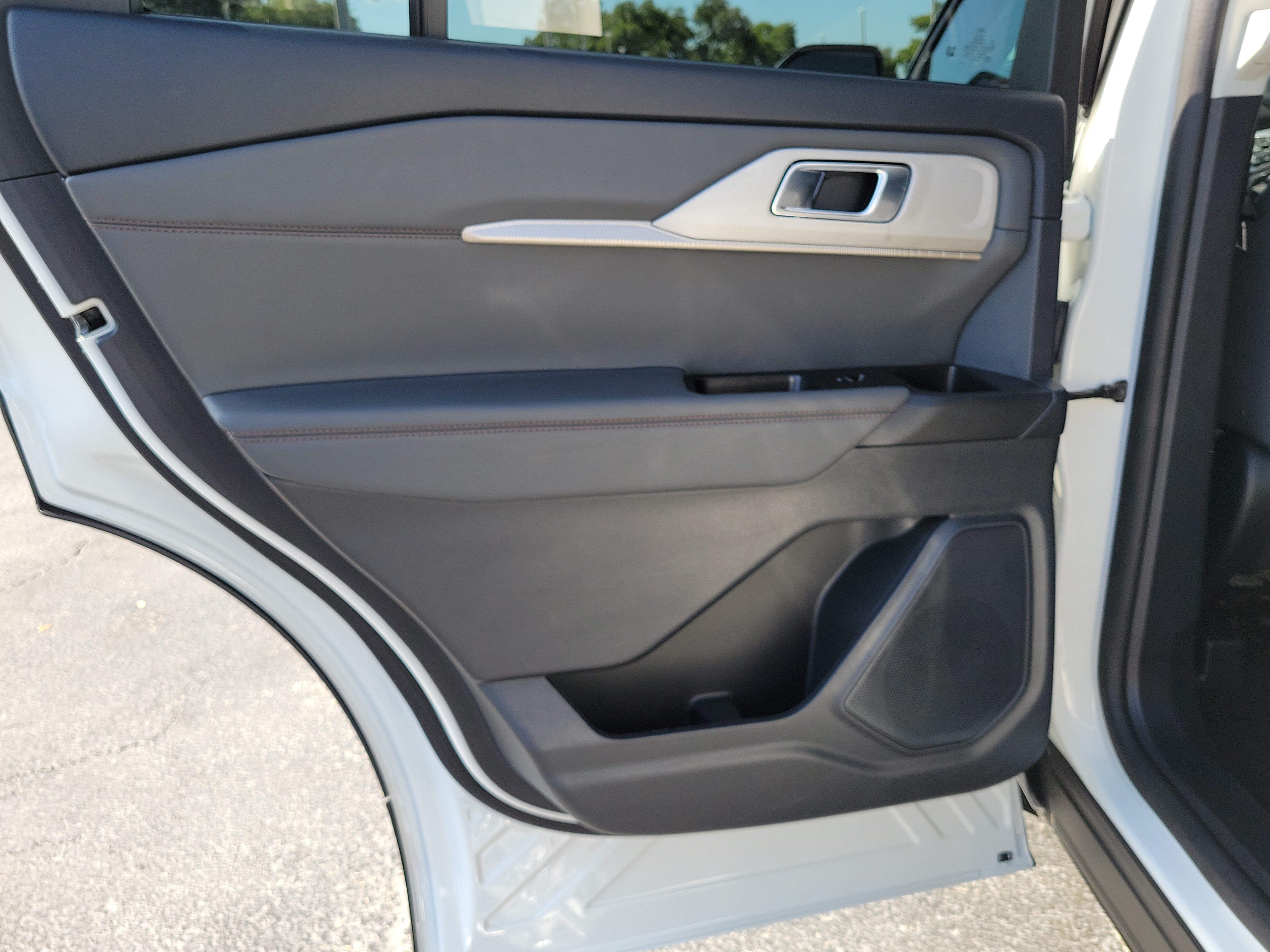 Certified 2025 Ford Explorer Active RWD image 11