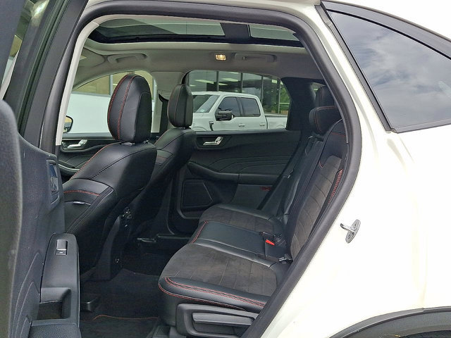 Certified 2022 Ford Escape SEL w/ SEL Stealth AWD Package image 20