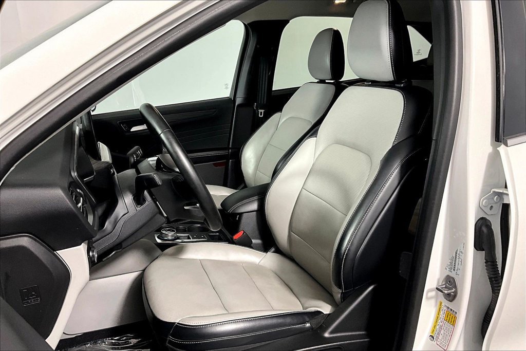 Certified 2023 Ford Escape Platinum AWD/4WD image 25