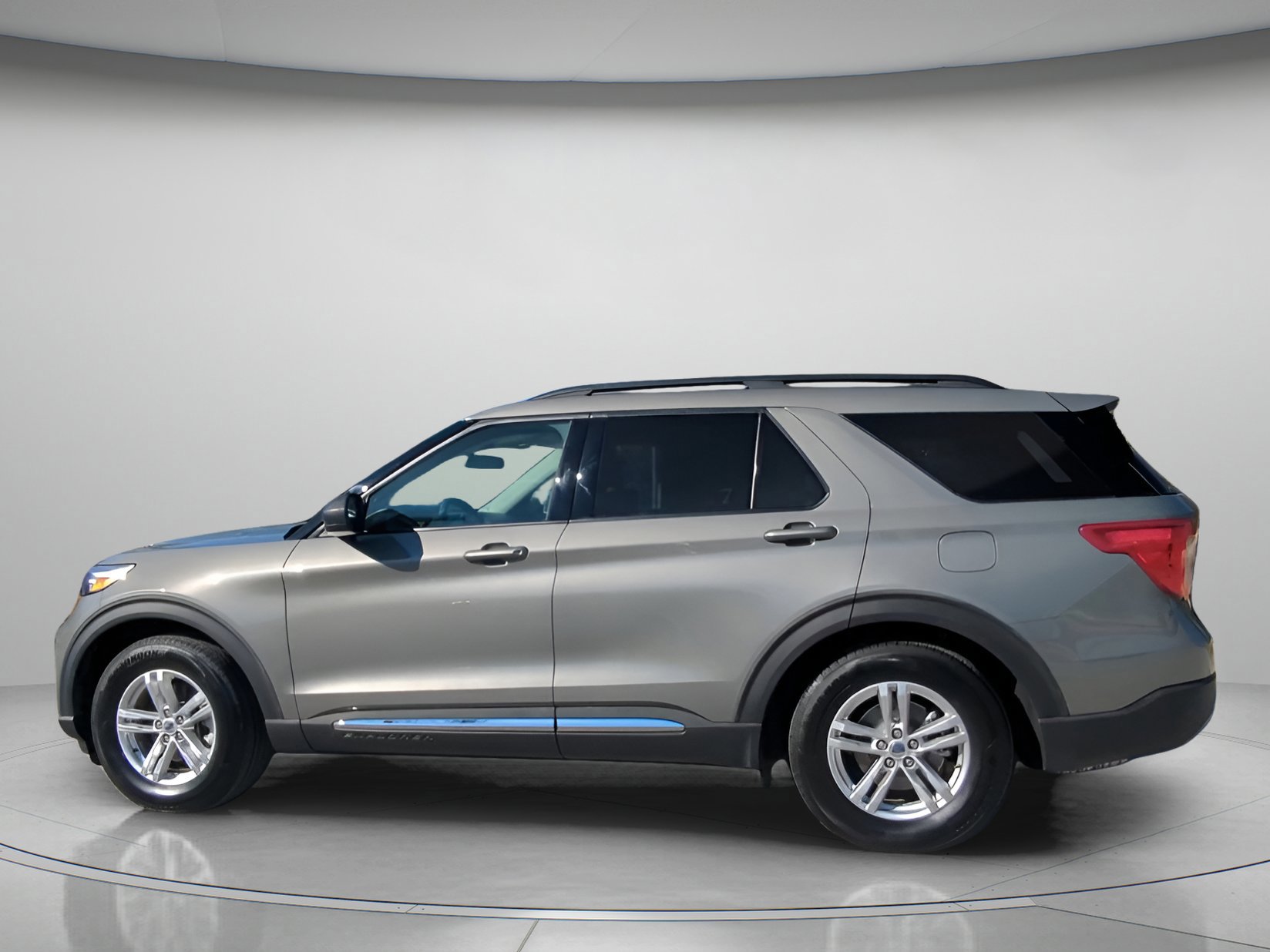 Certified 2020 Ford Explorer XLT w/ Equipment Group 202A image 12