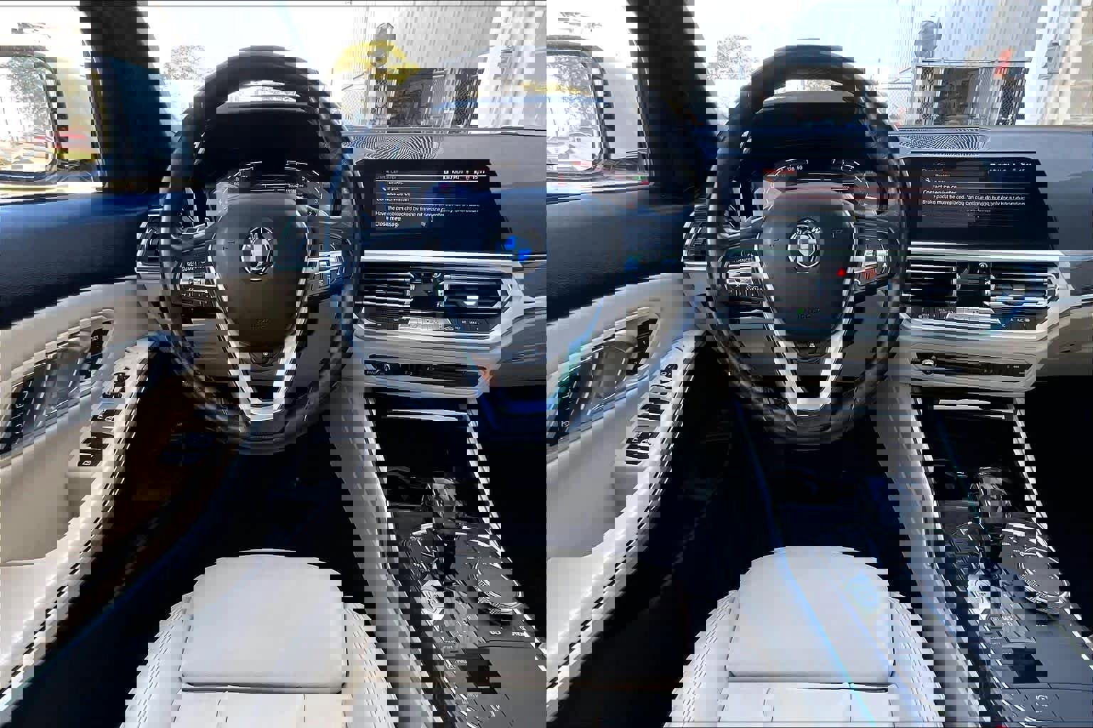 Used 2019 BMW 330i xDrive Sedan w/ Driving Assistance Package image 9