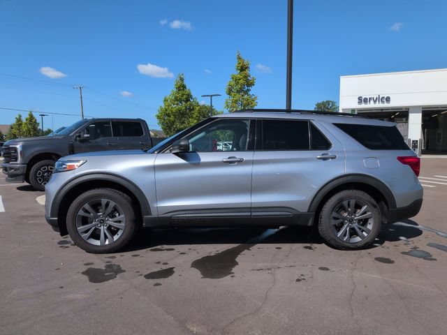 Certified 2021 Ford Explorer XLT w/ Equipment Group 202A AWD/4WD image 2