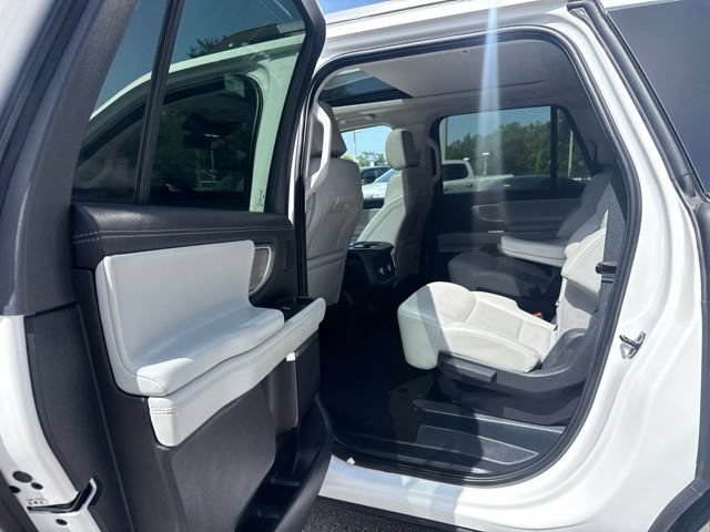 Certified 2025 Ford Expedition Max Platinum w/ Driver's Package AWD/4WD image 15