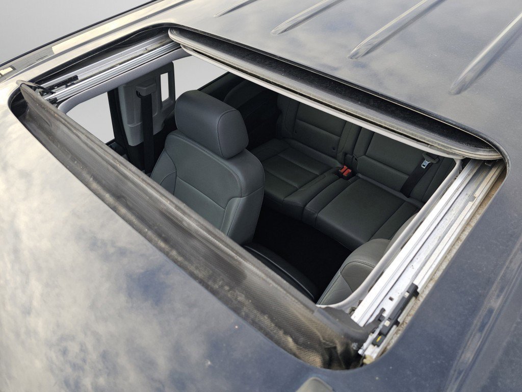 Used 2017 Chevrolet Silverado 1500 LTZ Z71 w/ LTZ Plus Package image 8