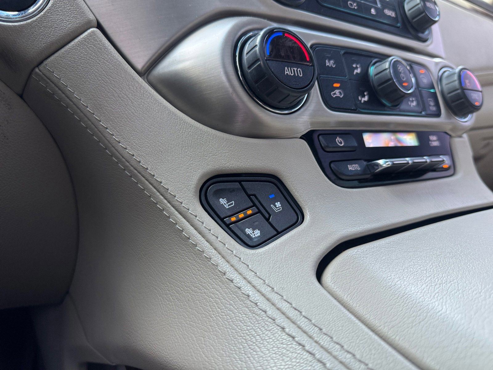 Used 2020 GMC Yukon Denali w/ Denali Ultimate Package image 27