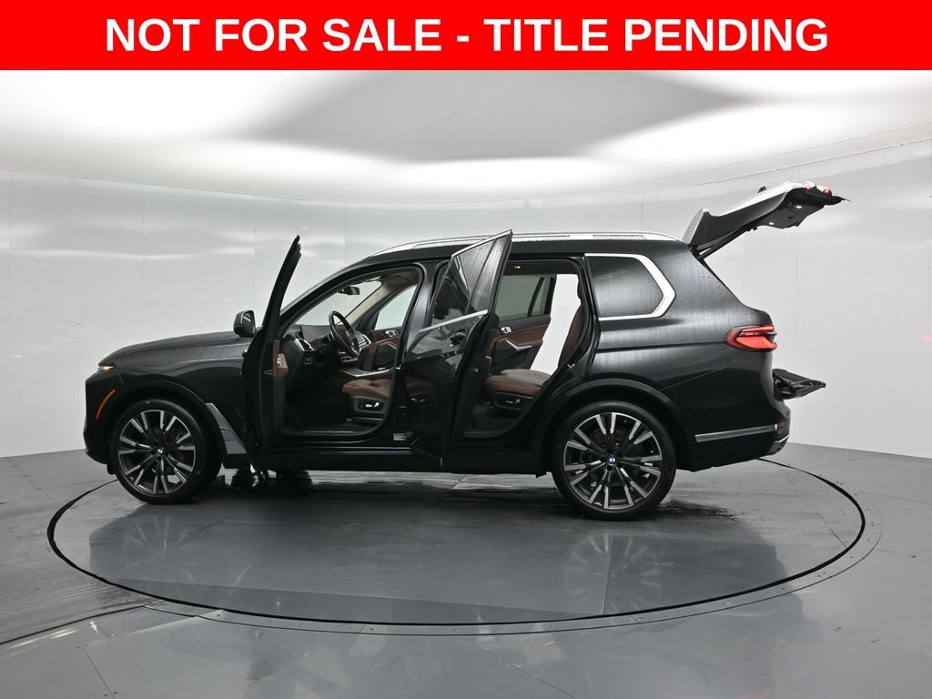 Used 2023 BMW X7 xDrive40i w/ Parking Assistance Package image 32