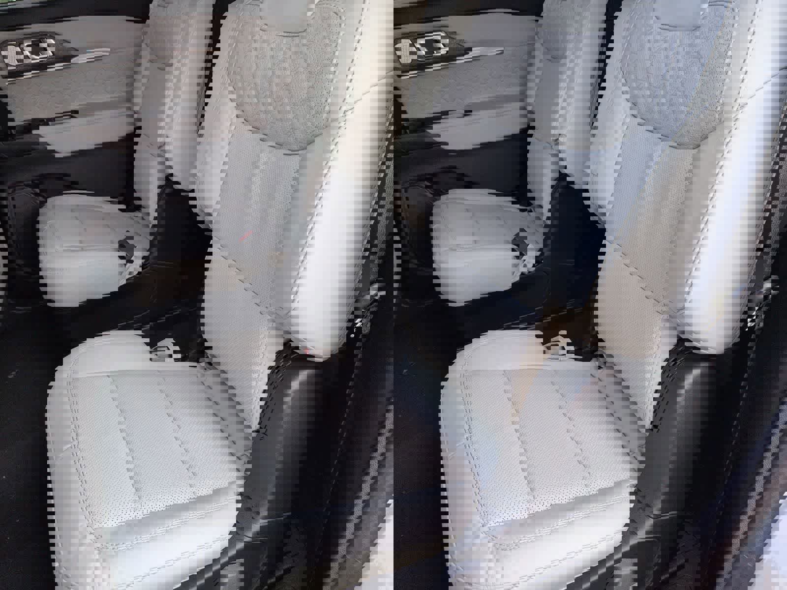 Certified 2026 Ford Explorer Platinum w/ LUX Leather Package image 20