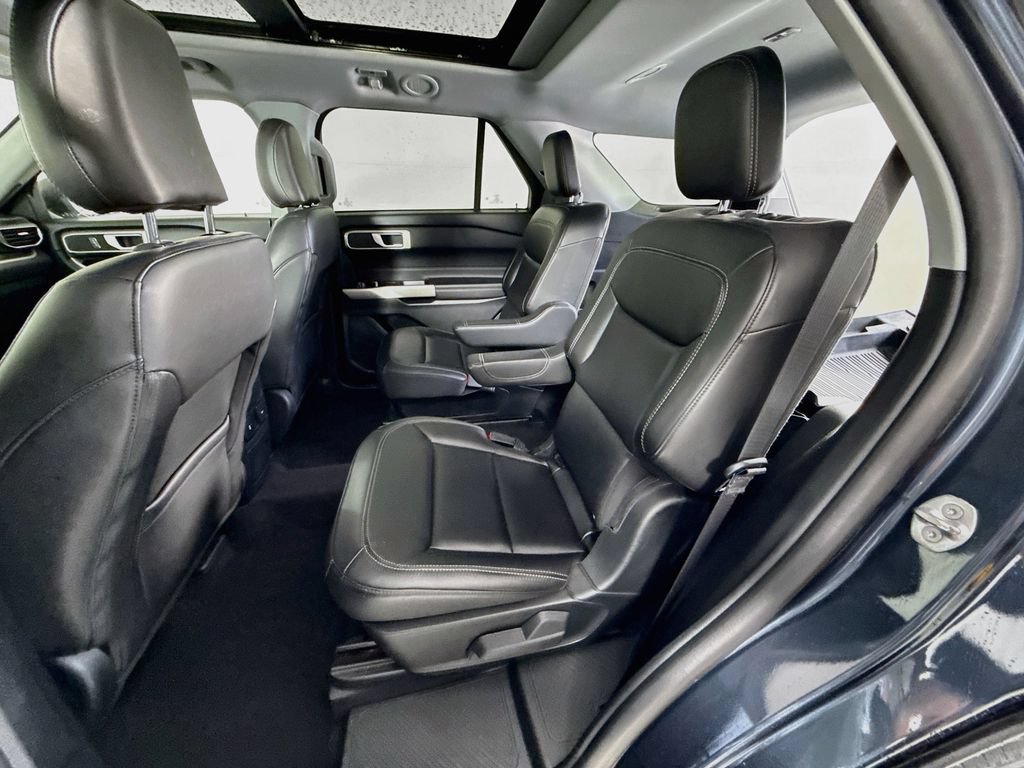 Certified 2023 Ford Explorer XLT w/ Equipment Group 202A AWD/4WD image 6