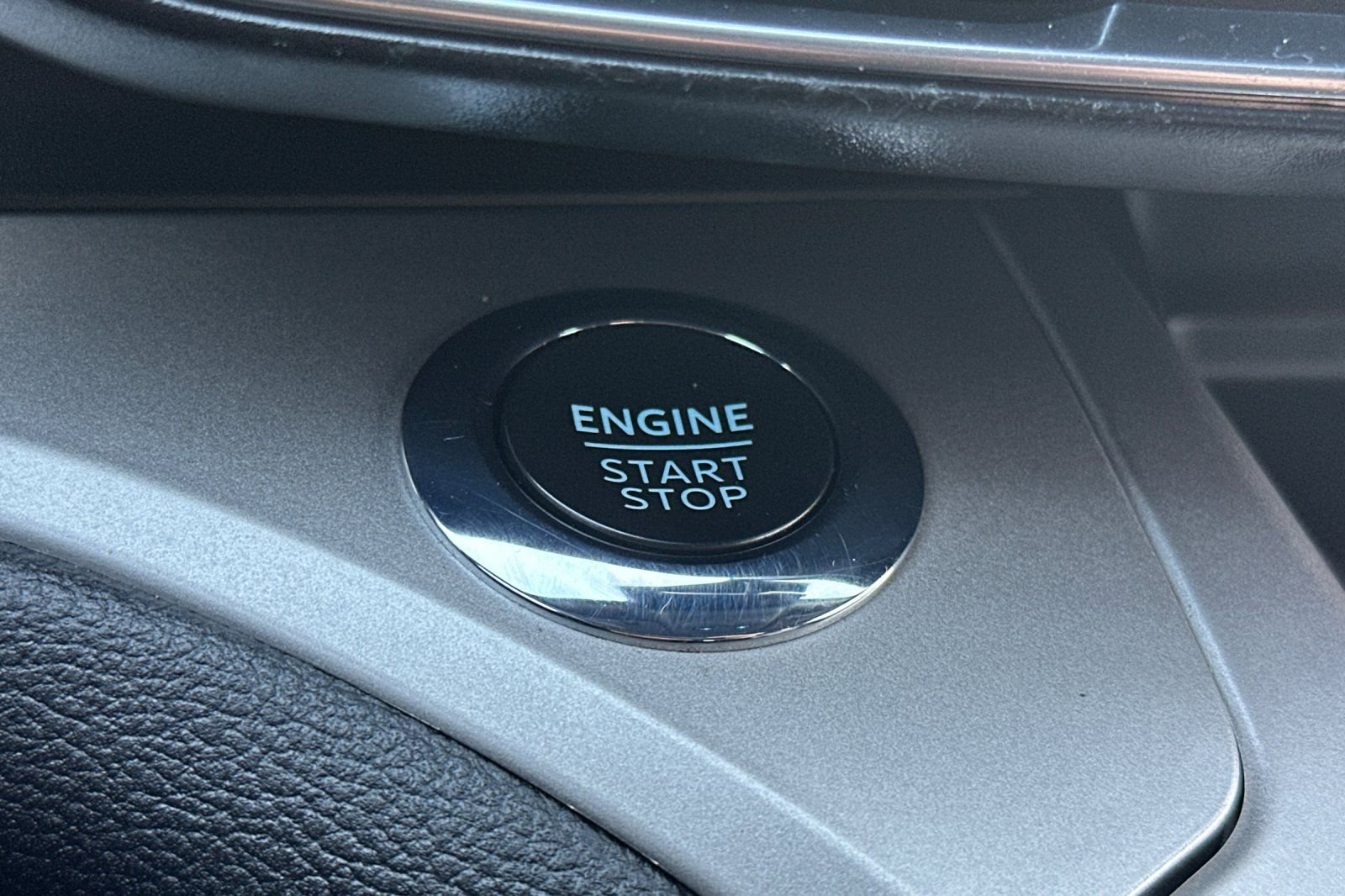 Certified 2022 Ford Explorer XLT w/ Equipment Group 202A image 21